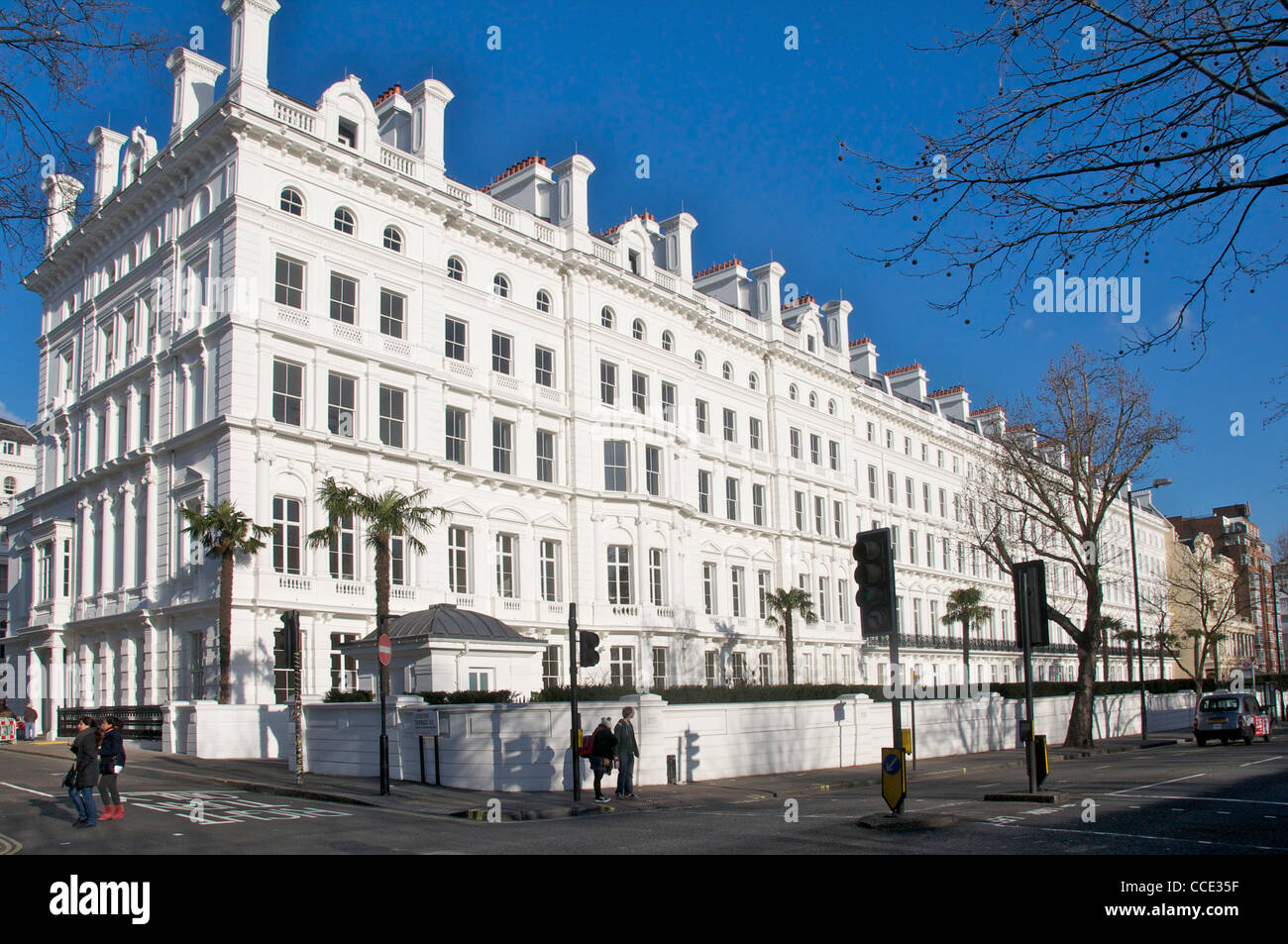 Renovierte weiße Gebäude Bayswater Road London England Stockfoto