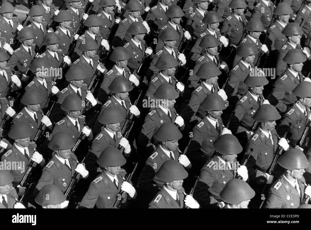 Militärparade der nationalen Volksarmee der DDR 1979 in Ost-Berlin. Stockfoto