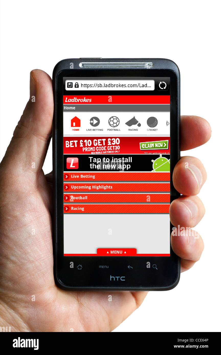 Blick auf die Ladbrokes-Buchmacher-Website auf einem HTC-smartphone Stockfoto