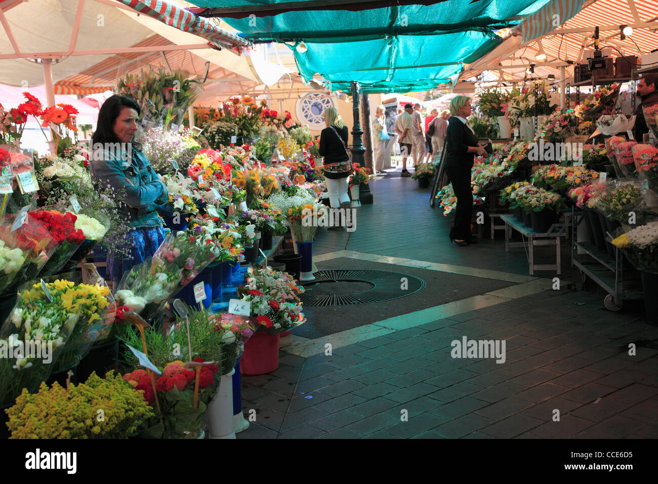 Marche aux fleurs cours saleya -Fotos und -Bildmaterial in hoher