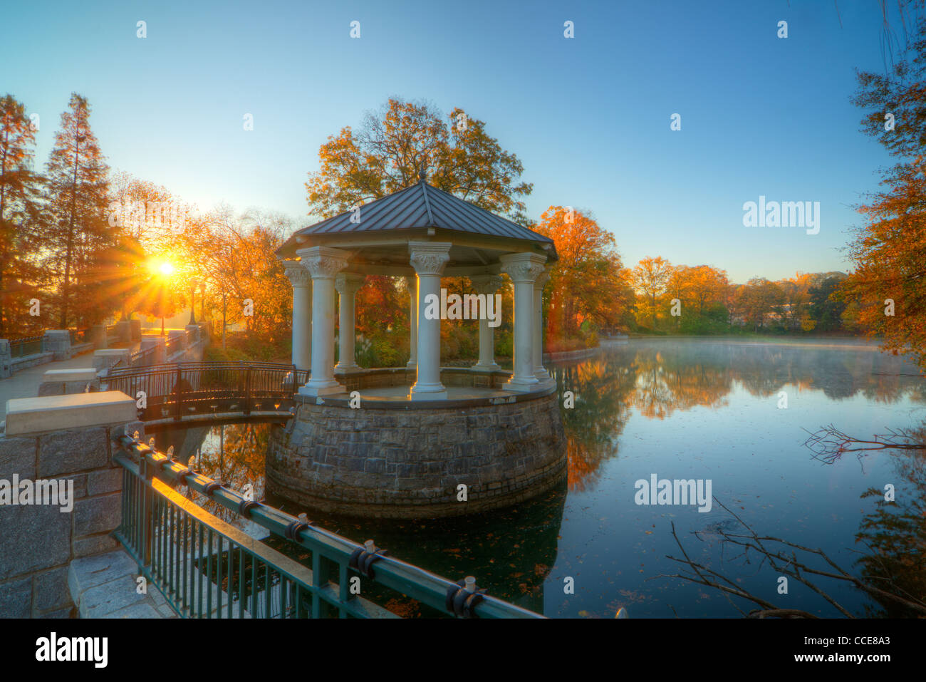 Pavillon am See Meer in Piedmont Park in Atlanta, Georgia. Stockfoto