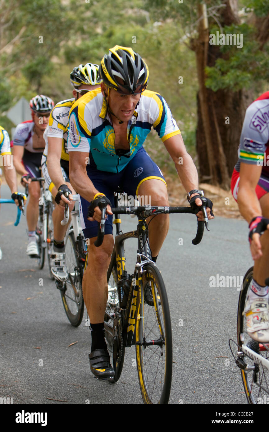 Lance Armstrong Reiten in Etappe von 2009 Tour Down Under, Adelaide, Australien im Querformat Stockfoto