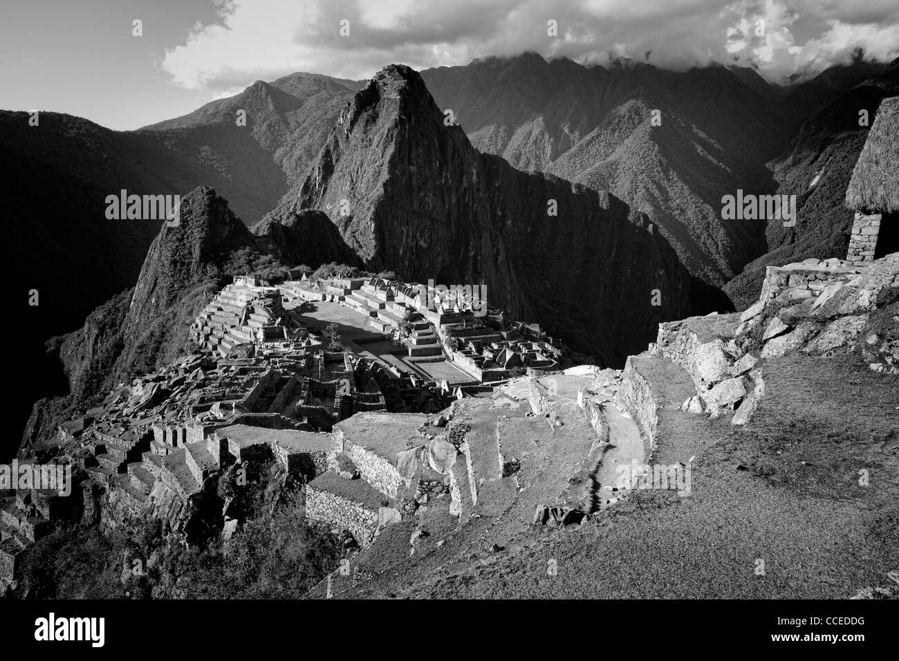 Die antike Stadt Machu Picchu versteckt in den Anden, Peru Stockfoto