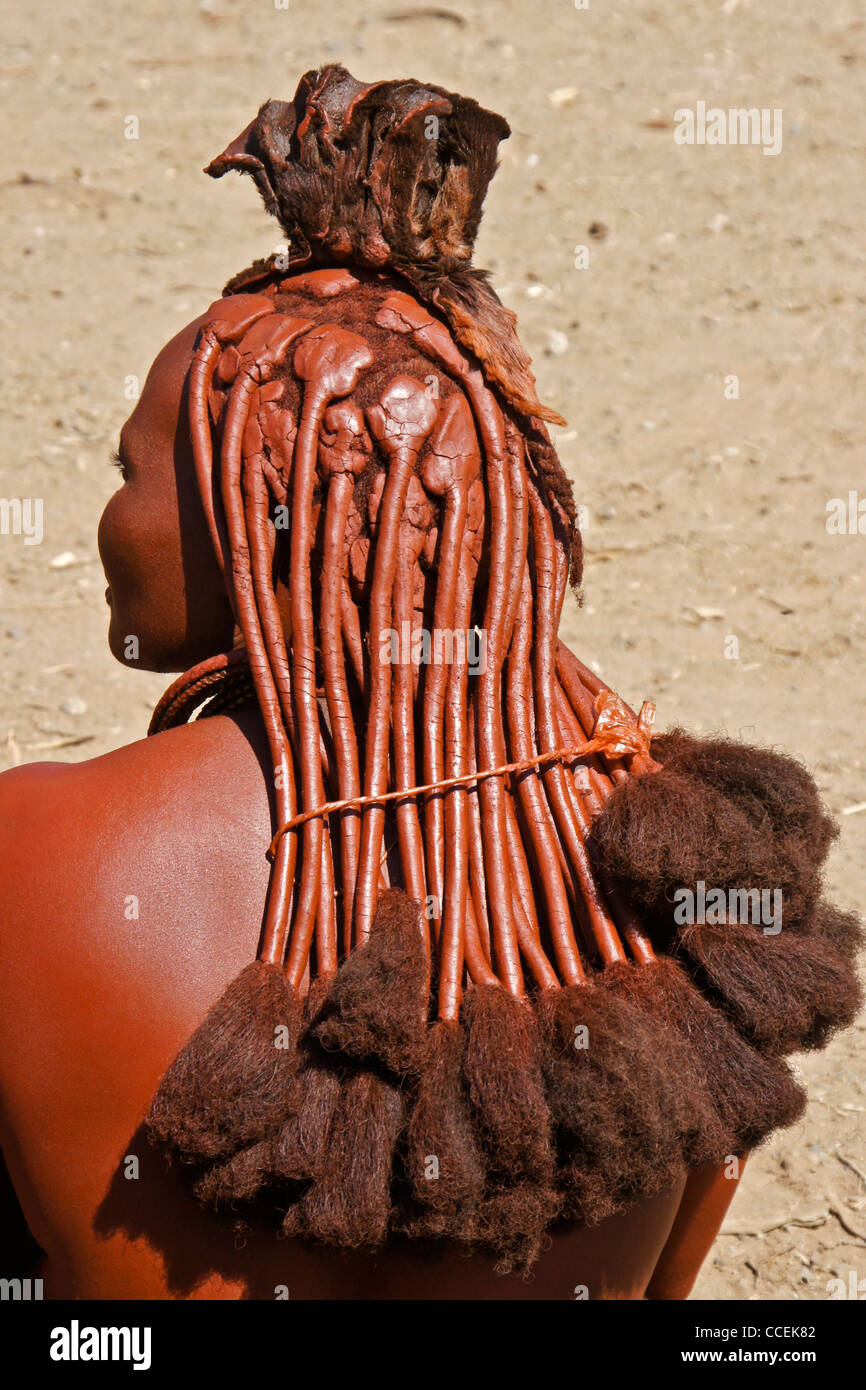 Himba-Frau in der Nähe von Opuwo, Namibia Stockfoto