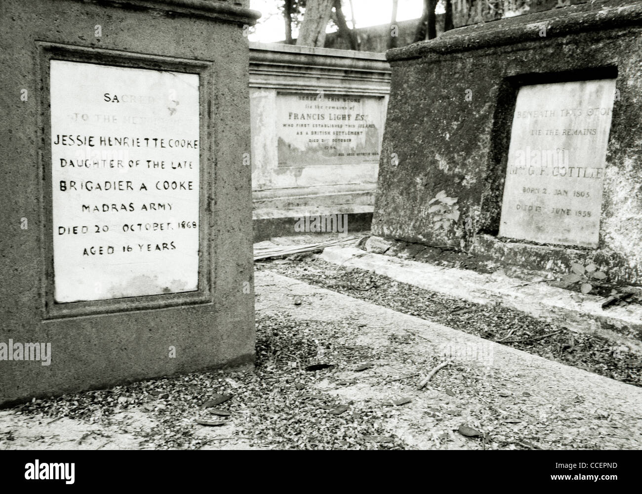 Grab von Kapitän Francis Light auf dem protestantischen Friedhof in Georgetown auf der Insel Penang in Malaysia in Fernost Südostasien. Britische Geschichte Stockfoto