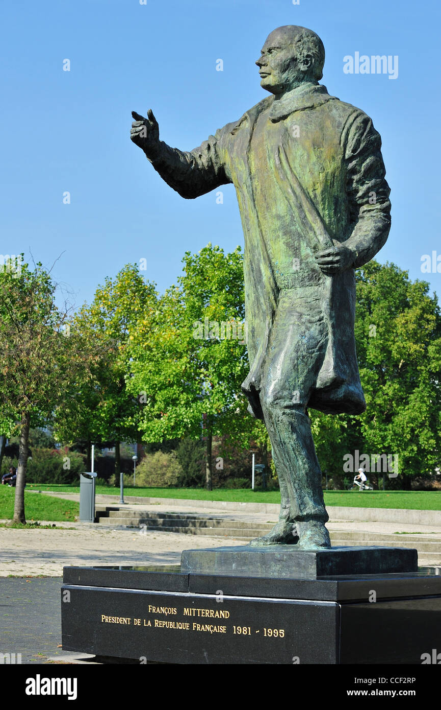 Statue des französischen Präsidenten François Mitterrand in Lille, Frankreich Stockfoto