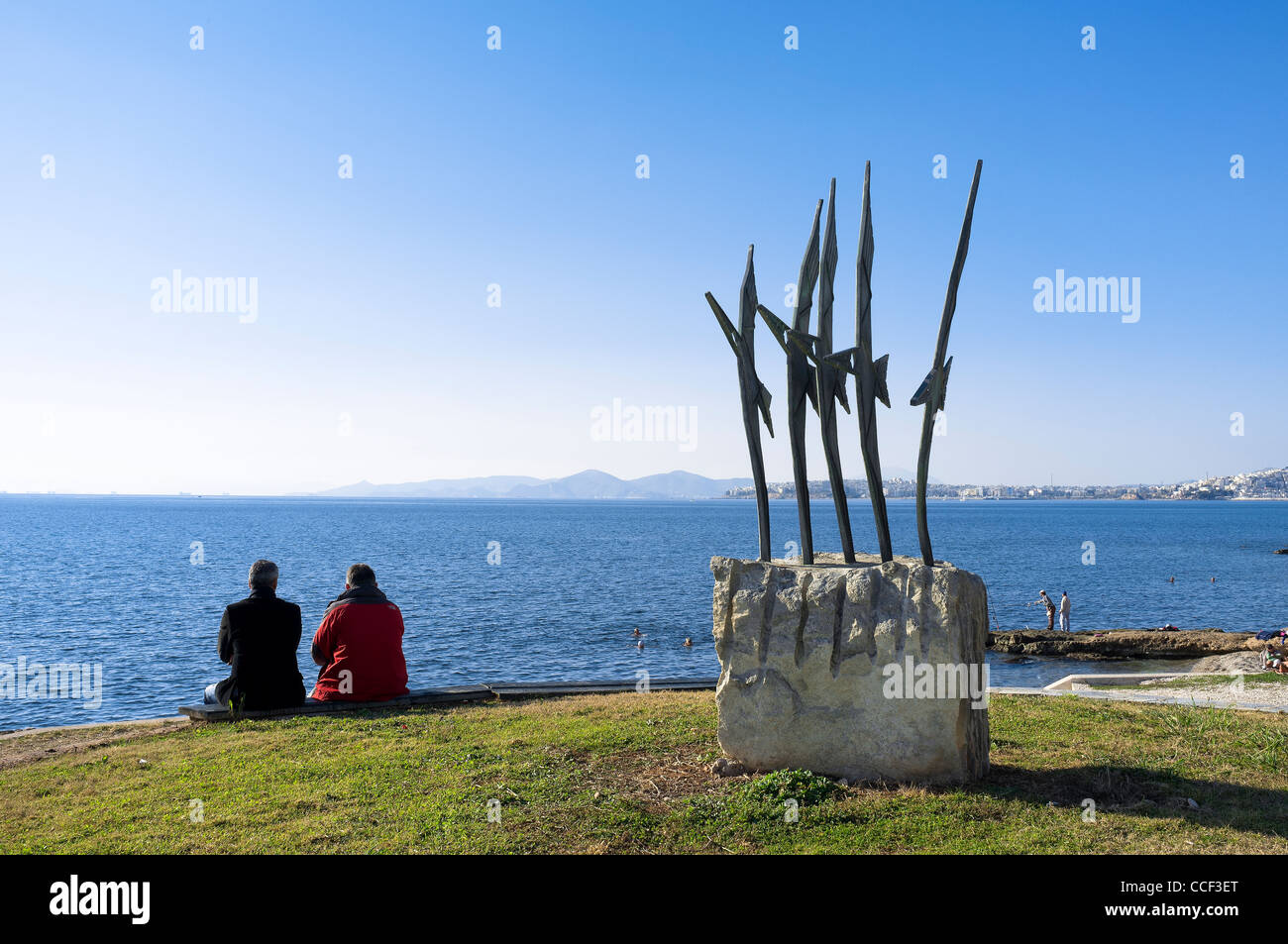 Skulptur an der Strandpromenade von Paleo Faliro, Athen, Griechenland, Europa Stockfoto