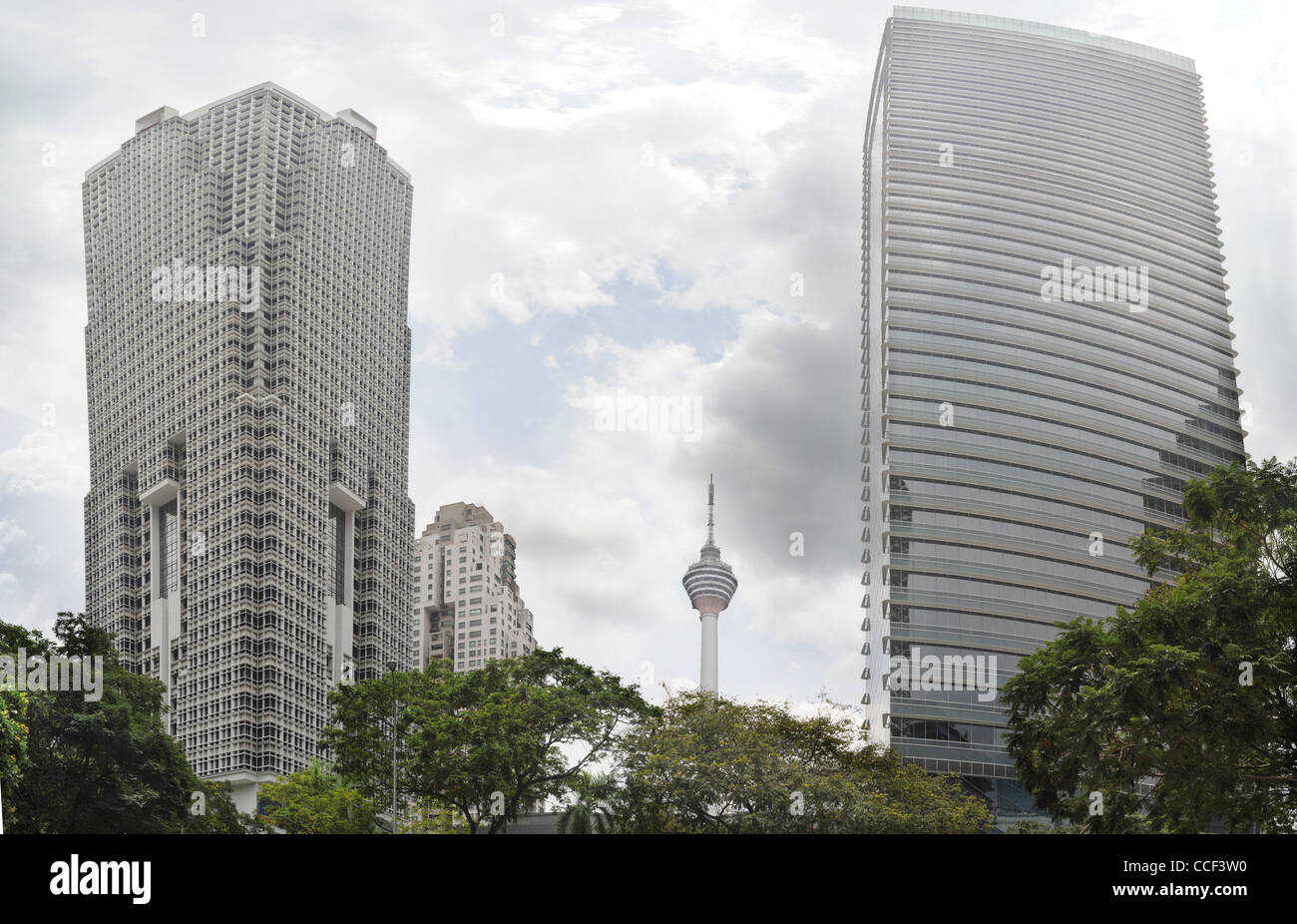 Wolkenkratzer und Fernsehturm in Kuala Lumpur, Malaysia Stockfoto