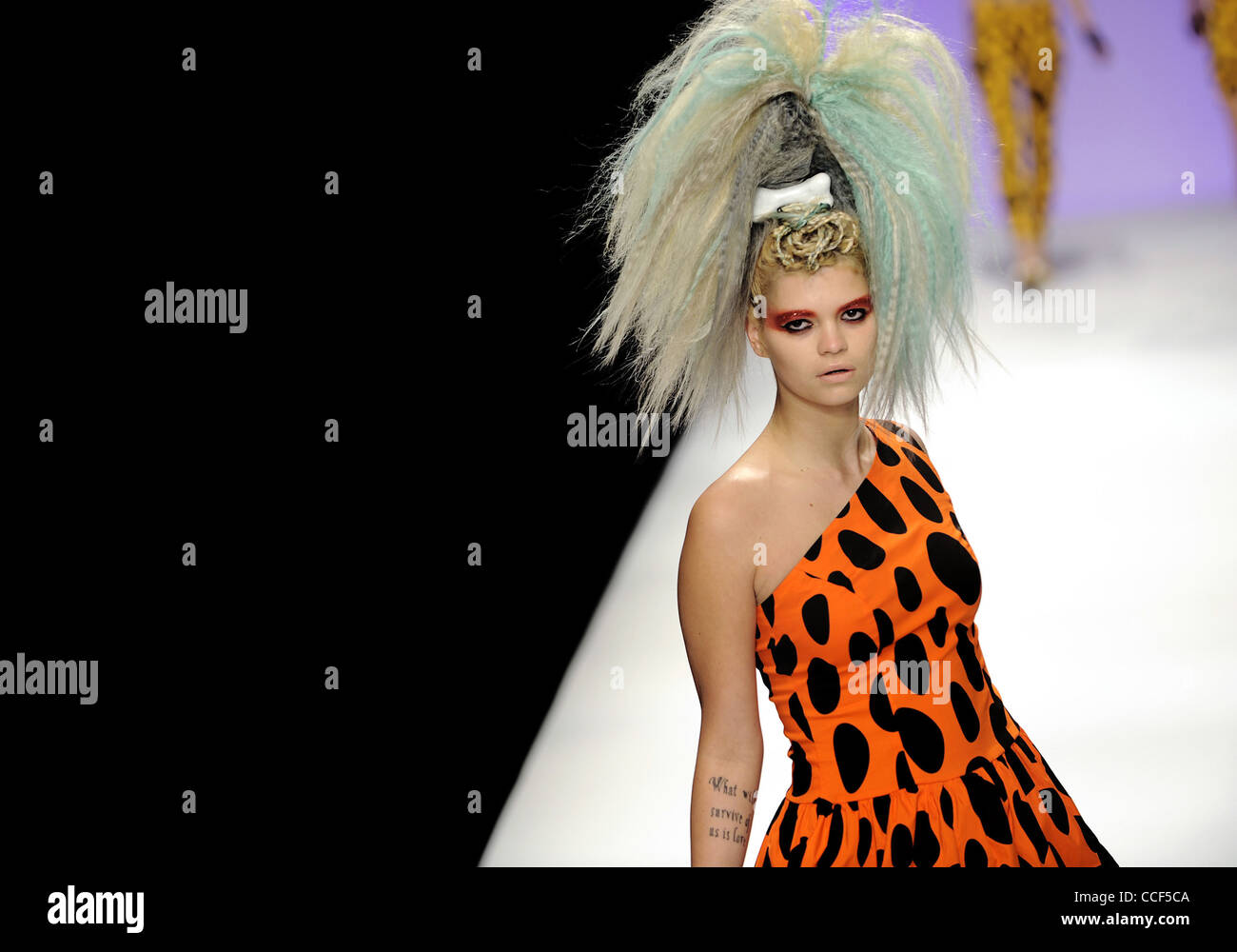 Pixie Geldof Modelle Jeremy Scott Kollektion auf der London Fashion Week, Somerset House. Bild von Jamie Mann. Stockfoto