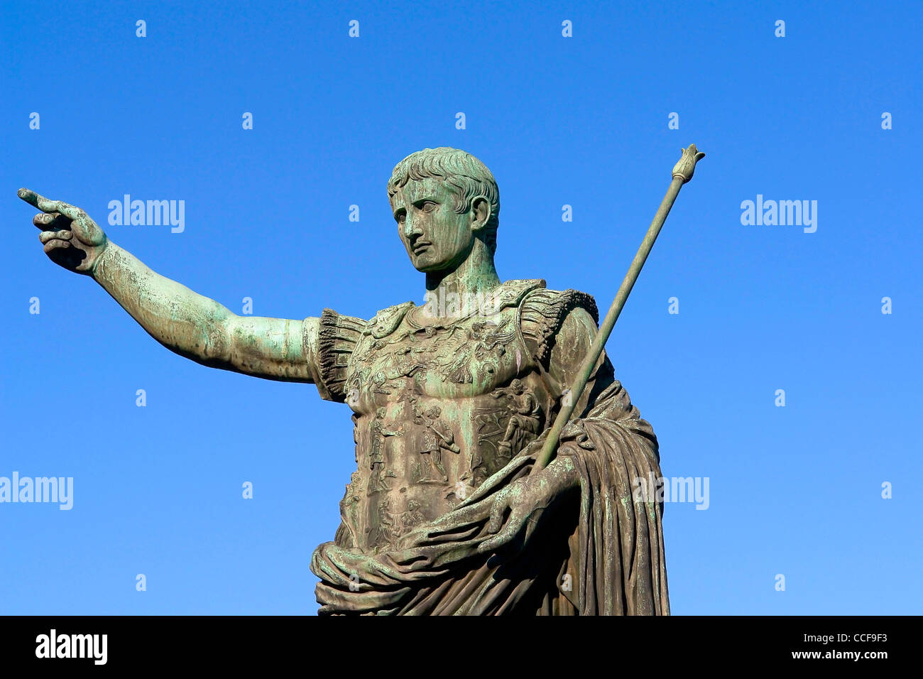 Bronze Statue des Kaisers Augustus auf die Via dei Fori Imperiali, Rom, Italien Stockfoto