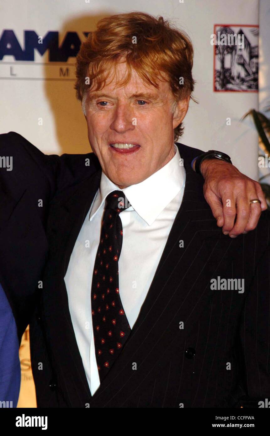 5. Januar 2011 - New York, New York, US - K36285JKRON. WESTPORT USA PLAYHOUSE SPENDENAKTION. HYATT REGENCY GREENWICH, GREENWICH CT 14.10.2004.  / 2004.ROBERT REDFORD (Kredit-Bild: © John Krondes/Globe Photos/ZUMAPRESS.com) Stockfoto