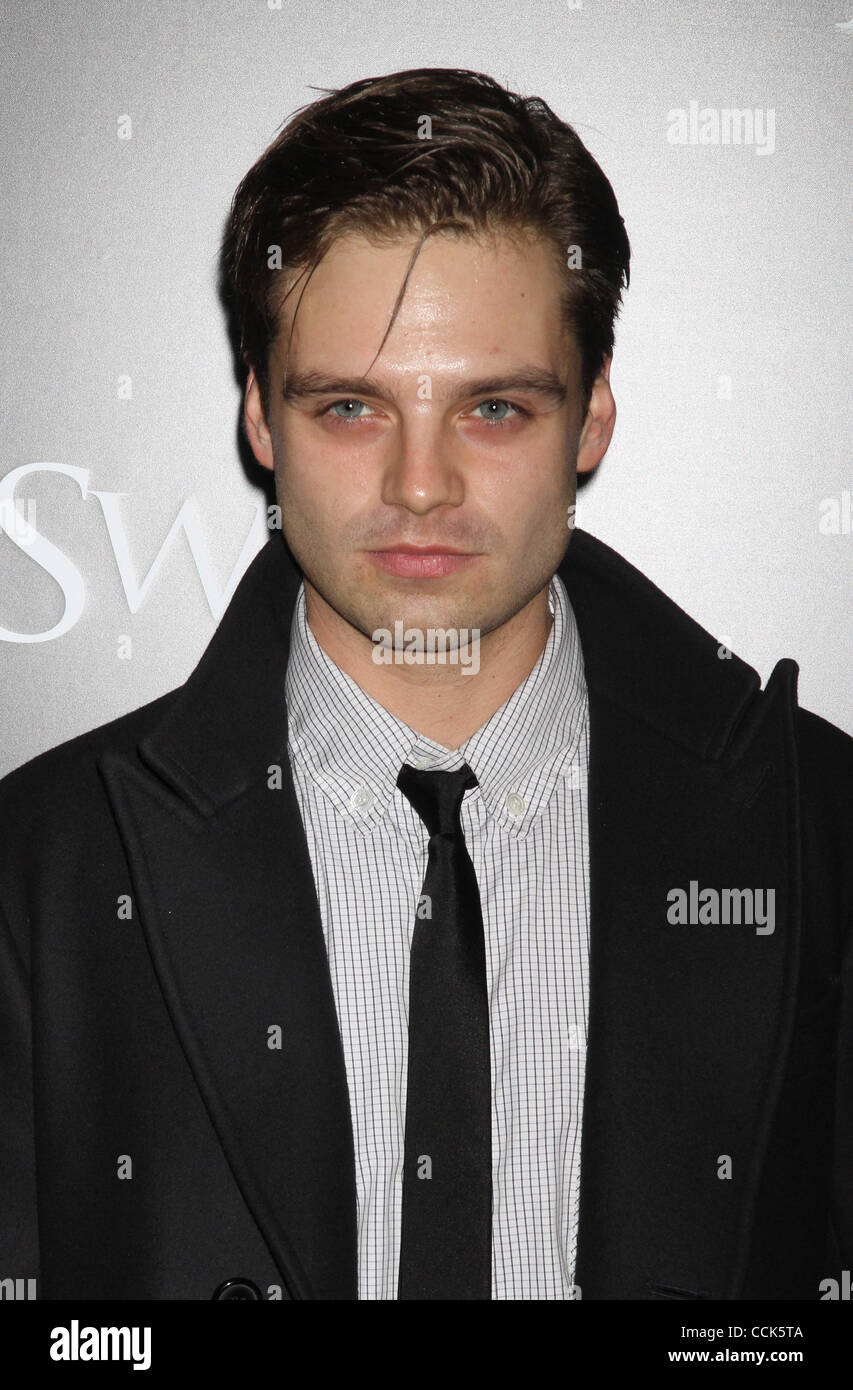 30. November 2010 - New York, NY, USA - Sebastian Stan auf der New York-Premiere von "Black Swan" (Kredit-Bild: © Dan Herrick/ZUMAPRESS.com) Stockfoto