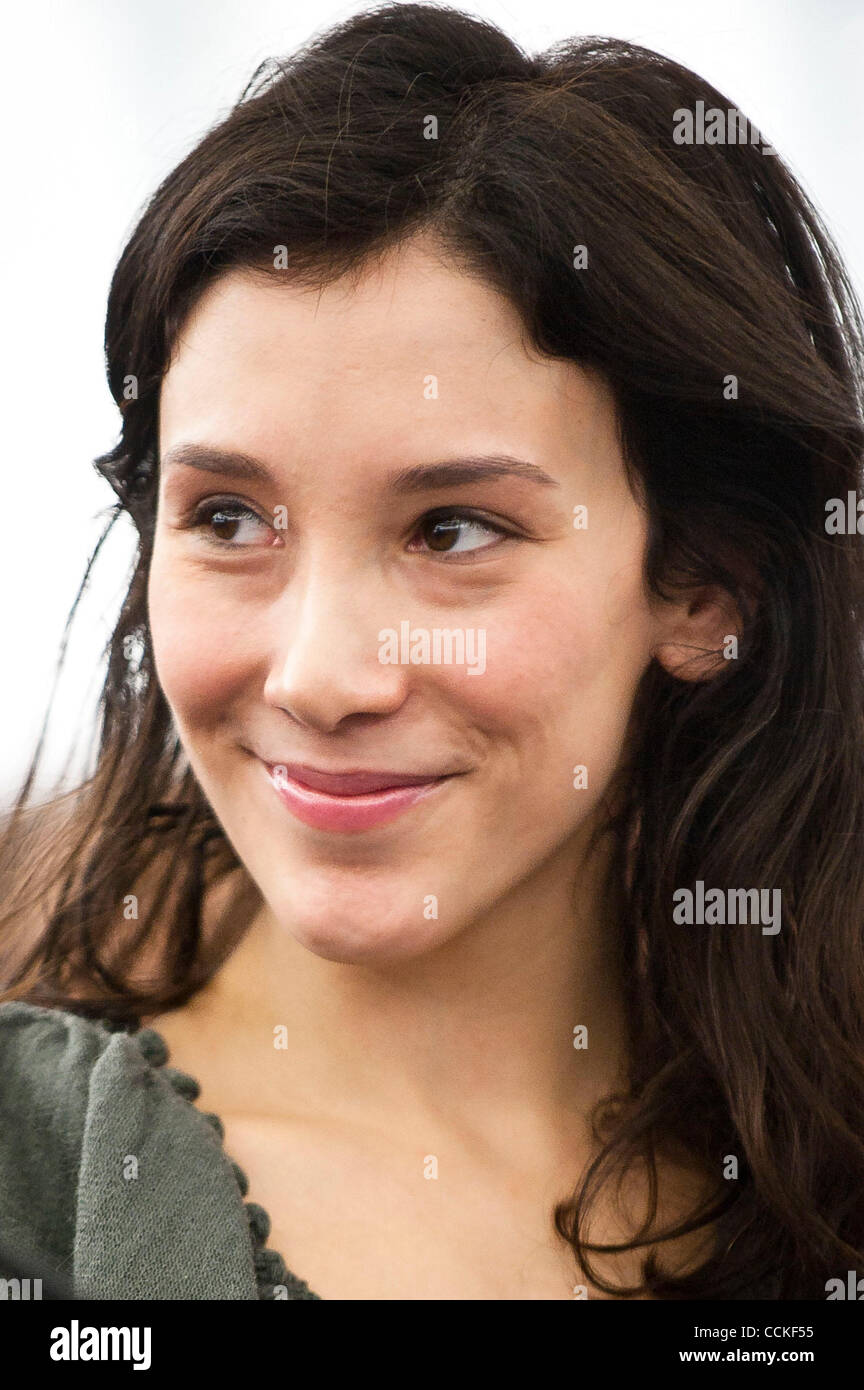 24. November 2010 - Straßburg, Elsass, Frankreich - Sibel Kekilli, Schauspielerin ist Reciving den LUX-Preis für den Film Die Fremde während der Zeremonie im Europäischen Parlament in Straßburg am 2010-11-24 von Wiktor Dabkowski (Credit-Bild: © Wiktor Dabkowski/ZUMAPRESS.com) Stockfoto