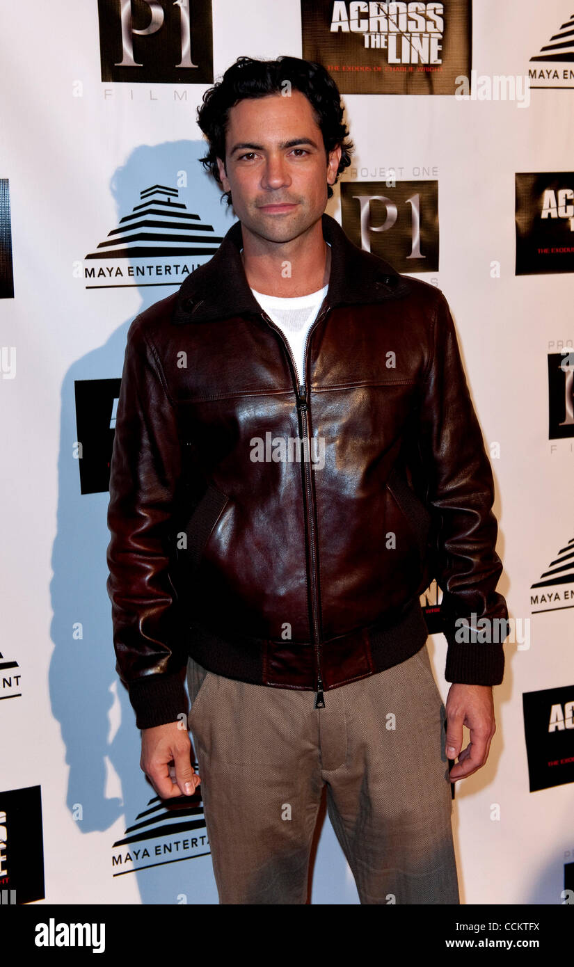 10. November 2010 - Los Angeles, Kalifornien, USA - DANNY PINO bei der Vorführung von "in The Line: der Exodus von Charlie Wright." Stockfoto