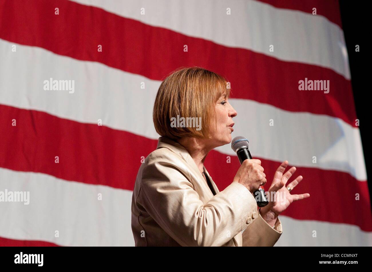 29. Oktober 2010 - Las Vegas, Nevada, USA - republikanischer Kandidat für den Senat der Vereinigten Staaten, SHARRON ANGLE, bei einer Kampagne Veranstaltung spricht. (Kredit-Bild: © C E Mitchell/ZUMApress.com) Stockfoto