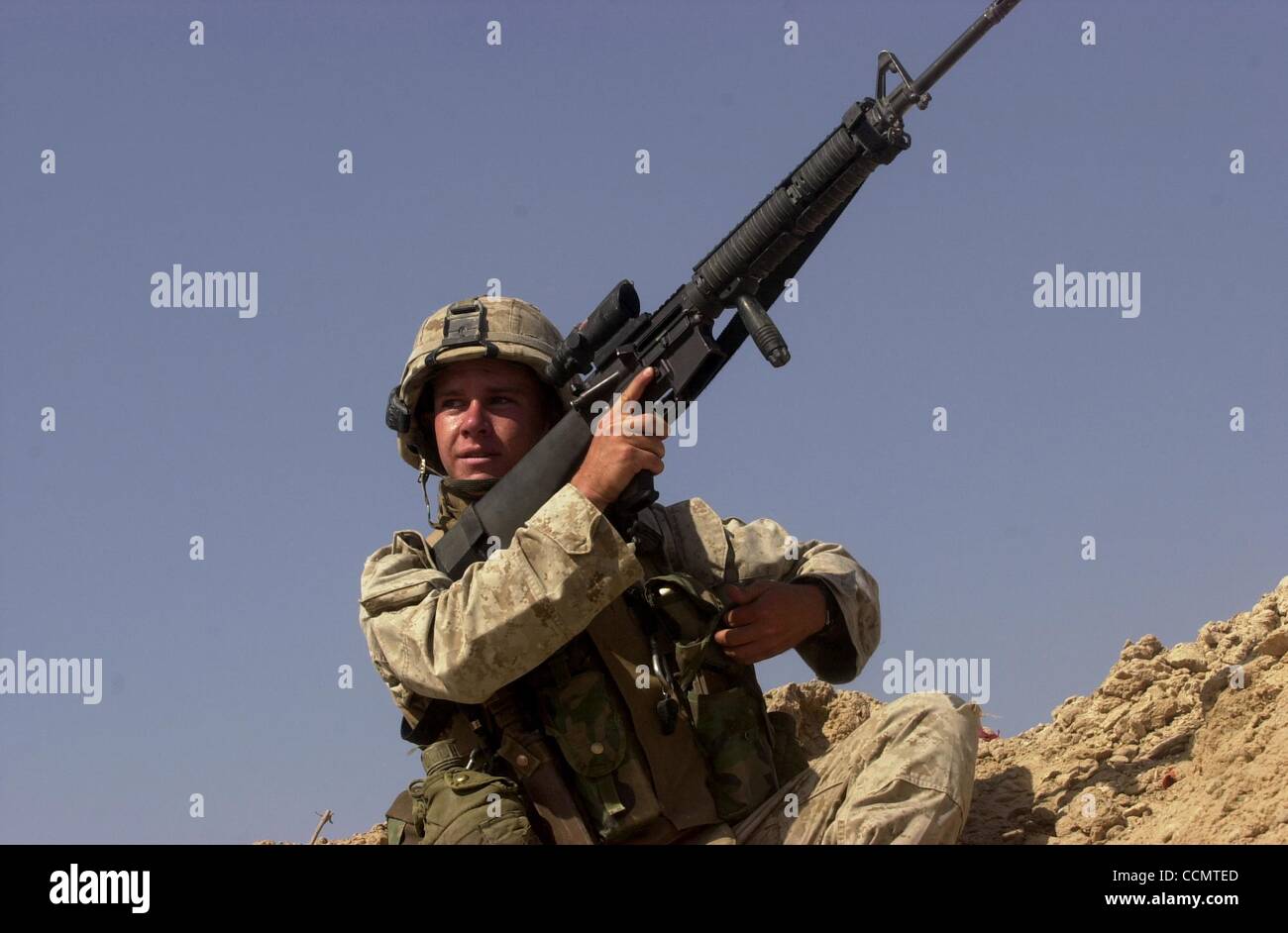 (Verkürzte Becher veröffentlicht 08.08.2004, a-1, UTS1824402)  NC-Profil 7 29 X014 LCp. Matt Cunningham Cunningham ist Schütze, das 2. Bataillon zugewiesen 1. Marine Regiment, Golf Company in Falludscha tätig.  UNION-TRIBUNE NELVIN CEPEDA Stockfoto