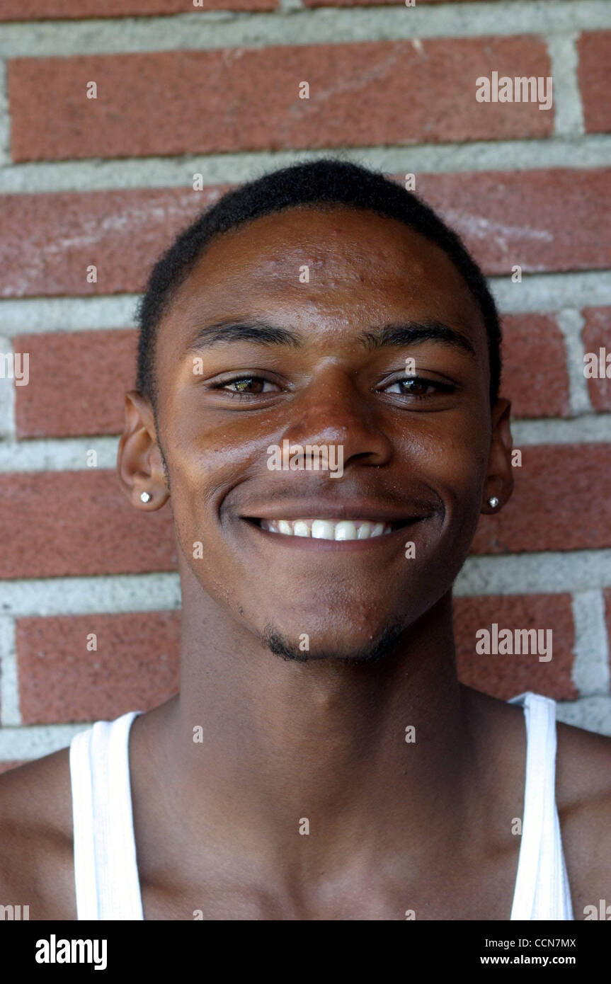 Pittsburg Top-20-Football-Spieler Jason Crawley in Pittsburg High School in Pittsburg, Kalifornien auf Donnerstag, 26. August 2004.  (Dean Coppola/Contra Costa Times) Stockfoto