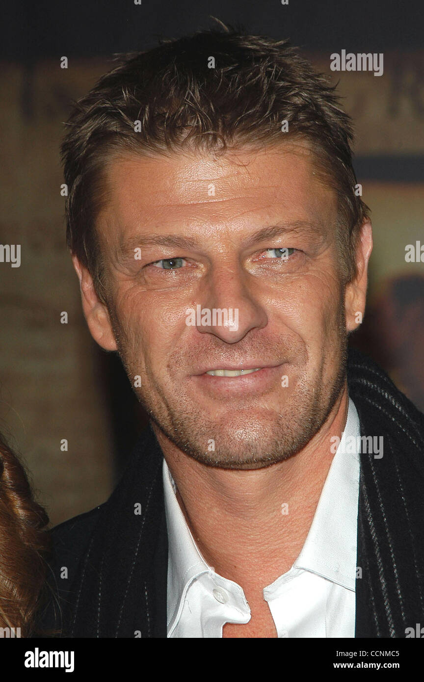 9. November 2004 - Hollywood, Kalifornien, USA - Sean Bean auf die Welt-Premiere von "National Treasure". Stockfoto