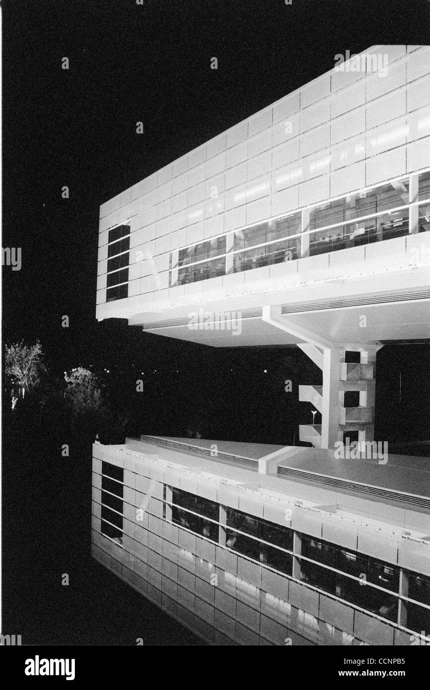 18. November 2004; Little Rock, AK, USA; (Datei Foto. Unbekanntes Datum) der ehemalige Präsident Clinton macht eine kühne architektonische Aussage lädt alle zu seiner amerikanischen Präsidentschaft Bibliothek und Museum in Little Rock, Arkansas. Stockfoto