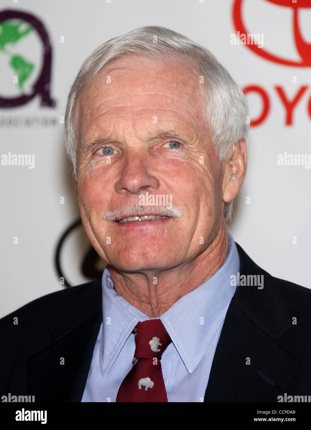 TED TURNER kommt für den Environmental Media Awards 2010 auf dem Warner Brothers Studio los. (Kredit-Bild: © Lisa O'Connor/ZUMApress.com) Stockfoto