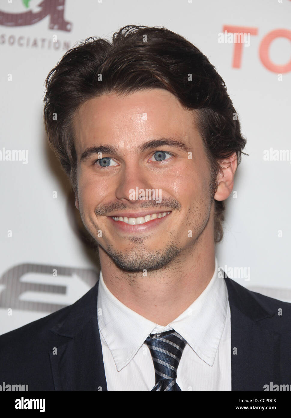 JASON RITTER kommt für den Environmental Media Awards 2010 auf dem Warner Brothers Studio los. (Kredit-Bild: © Lisa O'Connor/ZUMApress.com) Stockfoto