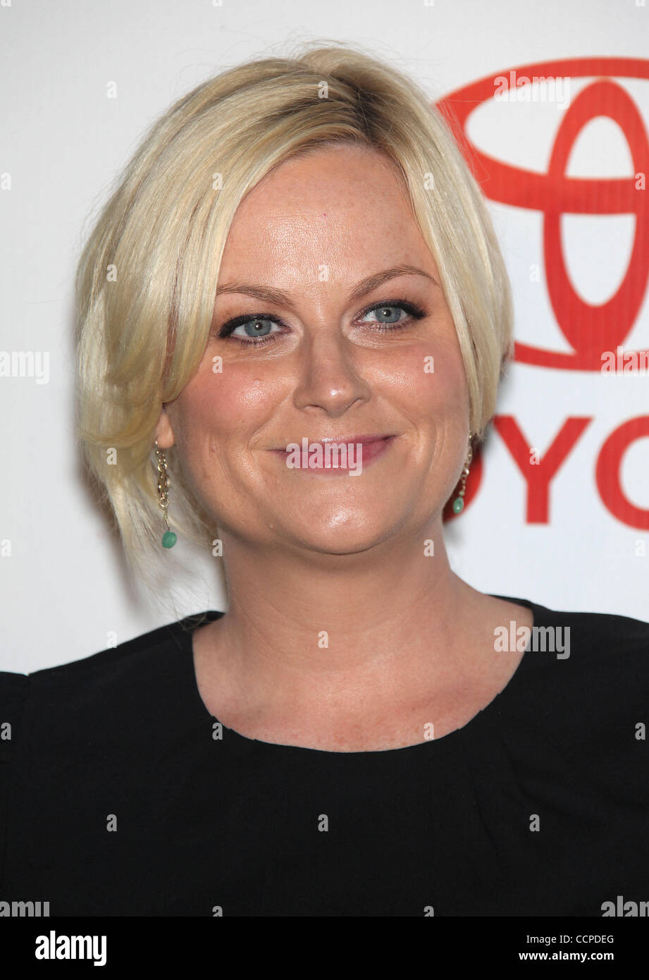 AMY POEHLER kommt für den Environmental Media Awards 2010 auf dem Warner Brothers Studio los. (Kredit-Bild: © Lisa O'Connor/ZUMApress.com) Stockfoto