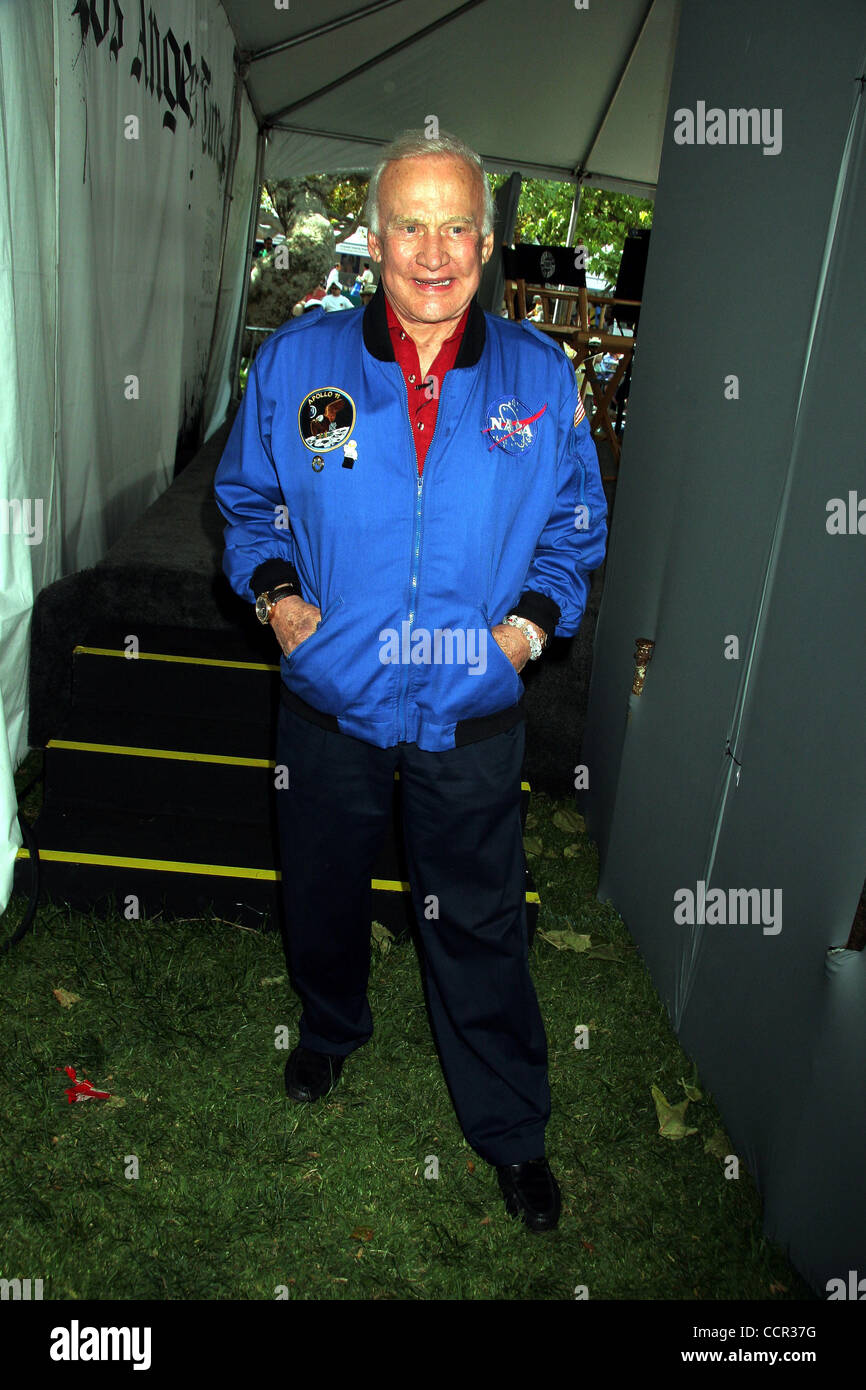 25. April 2010 - Hollywood, Kalifornien, US - I14741CHW. Der 15. jährlichen Los Angeles Times "Festival Of Books''. UCLA Campus, Westwood, CA .04/25/2010. BUZZ ALDRIN. 2010 (Kredit-Bild: © Clinton Wallace/Globe Photos/ZUMApress.com) Stockfoto