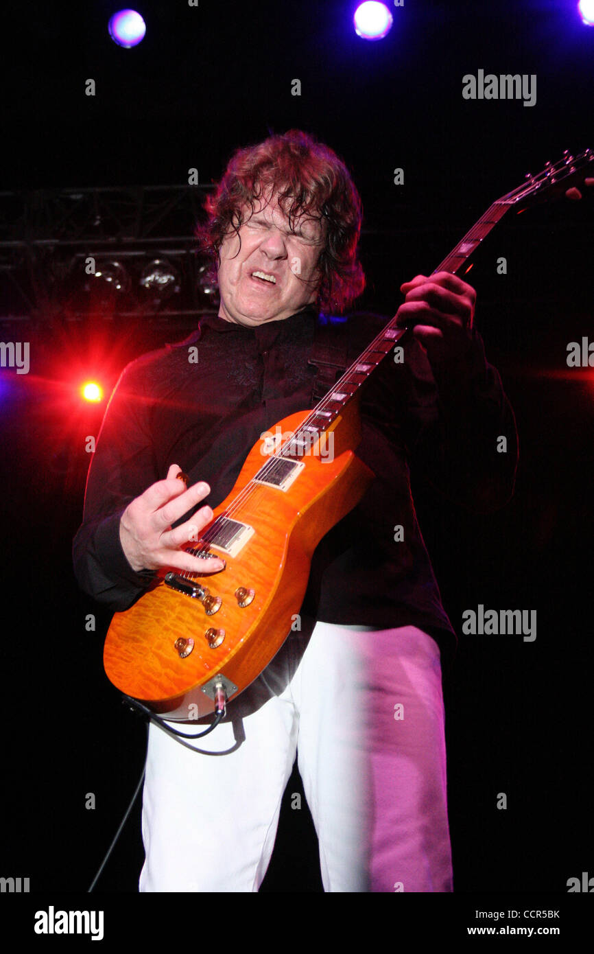 Gitarrist und Sänger Gary Moore Vorformen live in St. Petersburg. Stockfoto