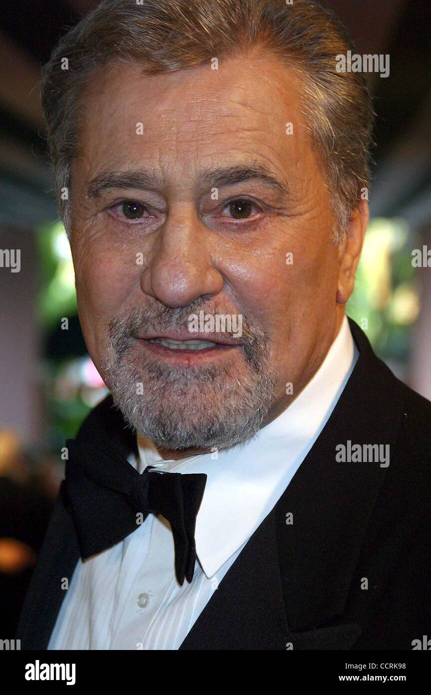 23. März 2003 - Hollywood, Kalifornien, US - I7458CHW.12TH ANNUAL NIGHT OF 100 STARS GALA HOSTED BY NORBY WALTERS im BEVERLY HILLS HOTEL BENIFITING MARTIN Scorseses FILM PRESERVATION FOUNDATION. BEVERLY HILLS HOTEL, BEVERLY HILLS, CA.03/23/2003.   / / 2003.JAMES FARENTINO (Kredit-Bild: © Clin Stockfoto