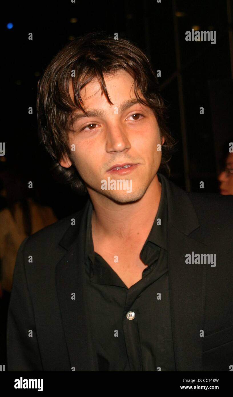 24. Februar 2004 - Hollywood, Kalifornien, US - K35587EG. DIRTY DANCING HAVANA NIGHTS WELTPREMIERE AM CINERAMA DOME THEATRE IN HOLLYWOOD, KALIFORNIEN .02/24/2004.  /E.G.I./ 2004.DIEGO LUNA. (Kredit-Bild: © Ed Geller/Globe Photos/ZUMAPRESS.com) Stockfoto