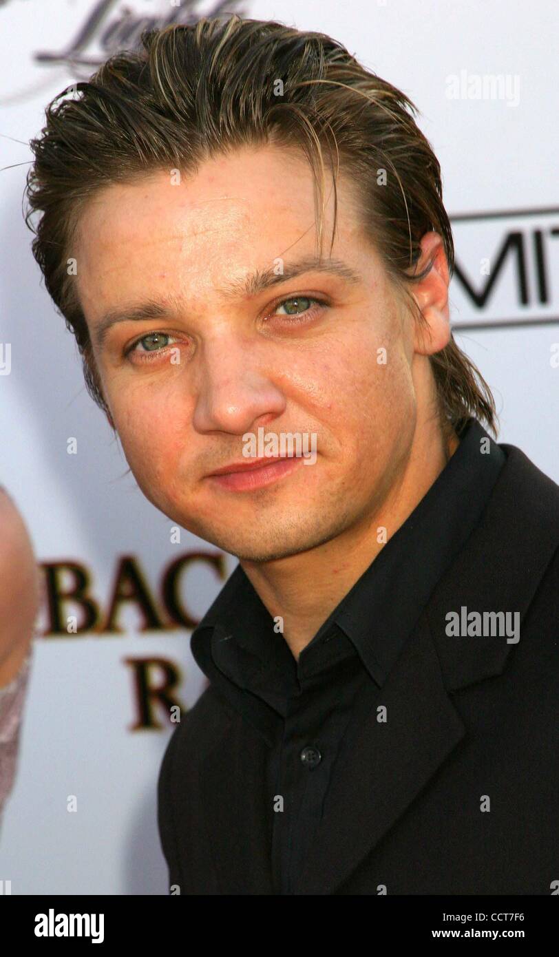 2. Mai 2004 vergibt - Hollywood, Kalifornien, USA - K36628EG.6TH jährlich junge HOLLYWOOD am AVALON HOLLYWOOD, HOLLYWOOD, CALIFORNIA.05/02/04.  /E.G.I./ 2004.JEREMY RENNER. (Kredit-Bild: © Ed Geller/Globe Photos/ZUMAPRESS.com) Stockfoto