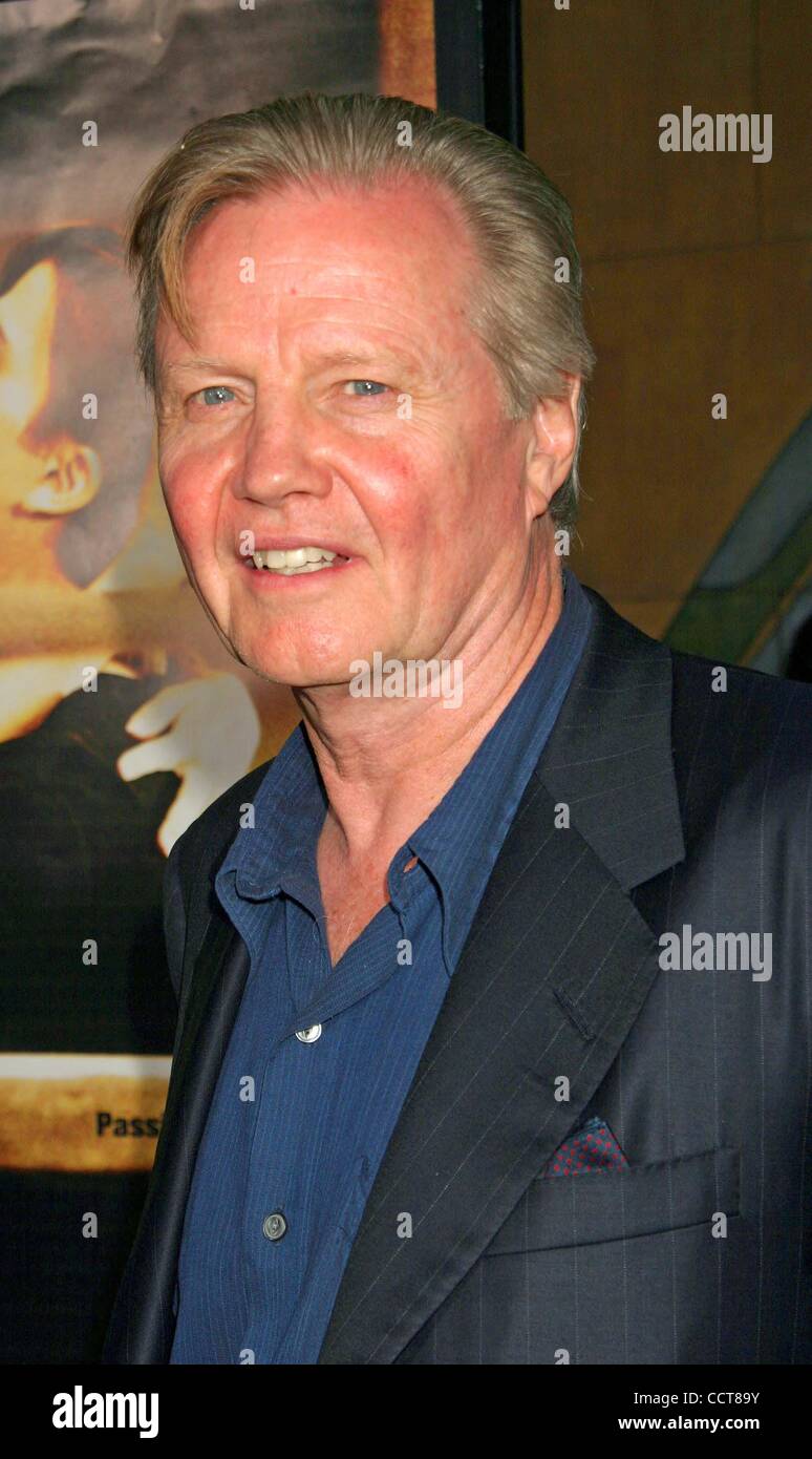 31. August 2004 - Hollywood, Kalifornien, US - K38732EG. WICKER PARK-WELTPREMIERE AUF DER EGYPTIAN THEATRE IN HOLLYWOOD, KALIFORNIEN. 30.08.04.  / ZB. I. / 2004.JON VOIGHT (Kredit-Bild: © Ed Geller/Globe Photos/ZUMAPRESS.com) Stockfoto