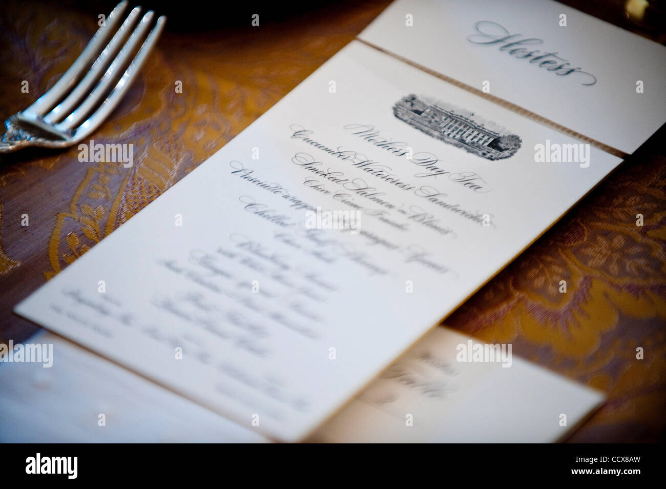 Mai 7,2010 - Washington, District Of Columbia USA - First Lady Michelle Obama Gastgeber eine MotherÕs Day-Veranstaltung in der State Dining Room des weißen Hauses. Frau Obama begrüßte die ehemalige First Lady Rosalyn Carter und ihre Enkelin Sarah Carter, Tricia Nixon Cox, und Susan und Anne Eisenhower zurück an die W Stockfoto