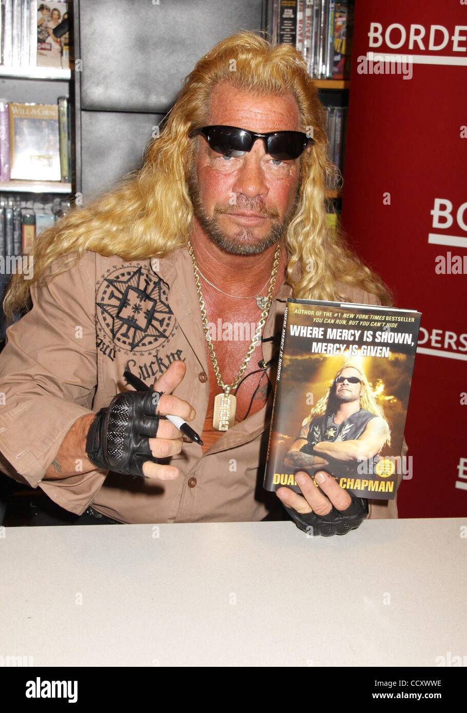 19. März 2010 - New York, New York, USA - DUANE CHAPMAN aka "Dog the Bounty Hunter" sein neues Buch fördert "Wo Barmherzigkeit ist Barmherzigkeit gezeigt" statt im Grenzen Bücher Wall Street. (Kredit-Bild: © Nancy Kaszerman/ZUMA Press) Stockfoto