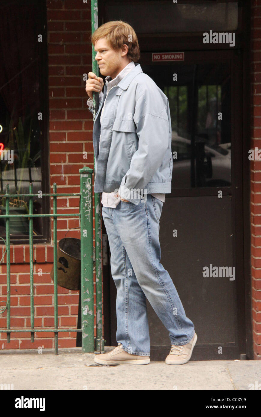 Schauspieler MICHAEL C. HALL am Set seines neuen Films "Osten fünfte Glückseligkeit" im East Village statt. Stockfoto