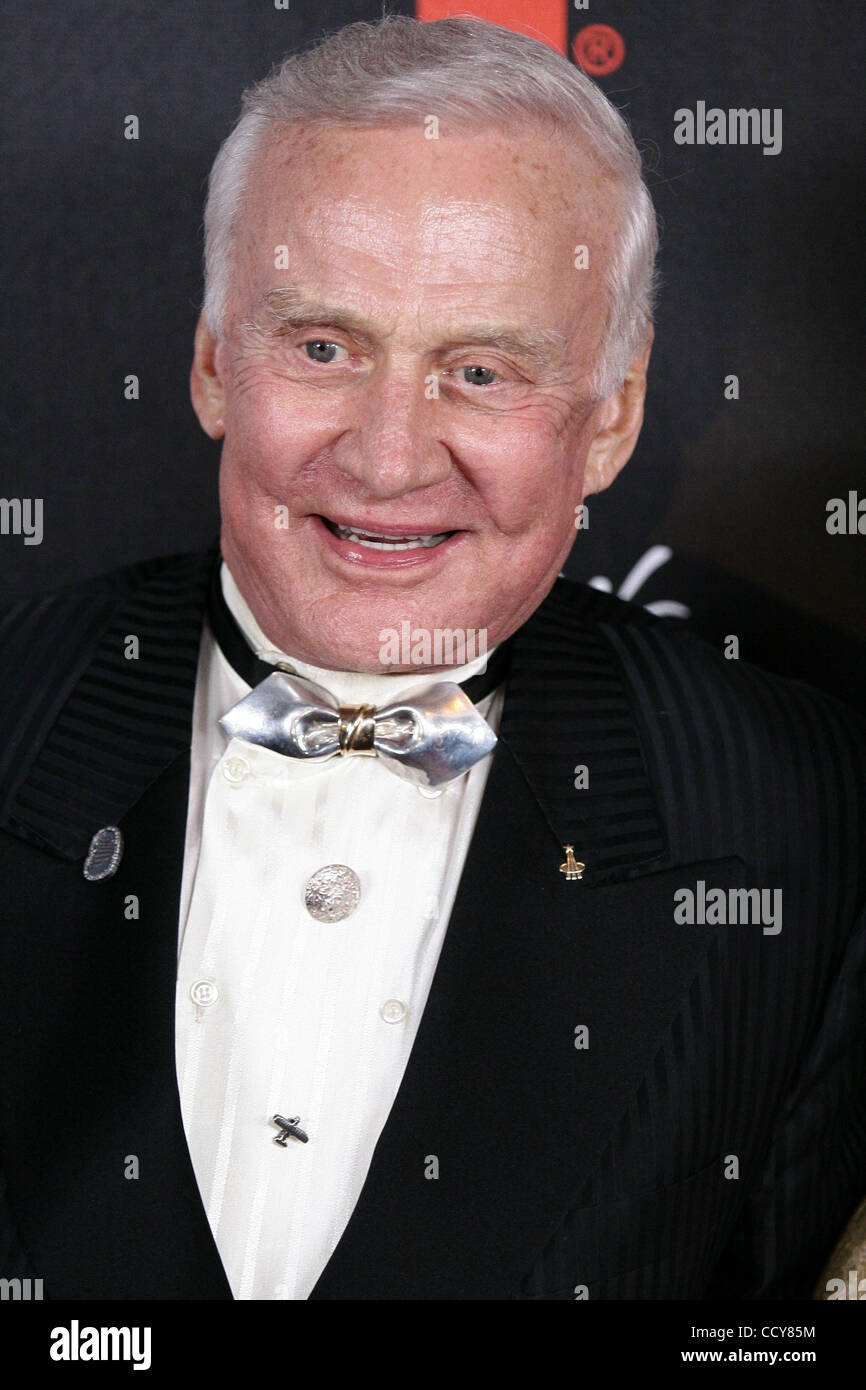 7. März 2010 - Hollywood, Kalifornien, USA - der ehemalige Astronaut BUZZ ALDRIN bei E! Feiert den Academy Awards im Drai in Hollywood. (Kredit-Bild: © Renay Johnson/ZUMA Press) Stockfoto