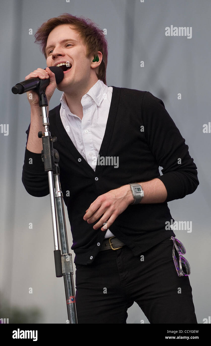 Patrick Stump führt am 40.-Erde-Tag-Jahr-Feier und Gratis-Konzert auf der Mall in Washington, DC, 25. April 2010. Rednern zählten Mitglieder des Kongresses, sowie Aktivisten und Auftritte von Sänger John Legend und britischen Rocker, Sting. Foto von Mannie Garcia Stockfoto