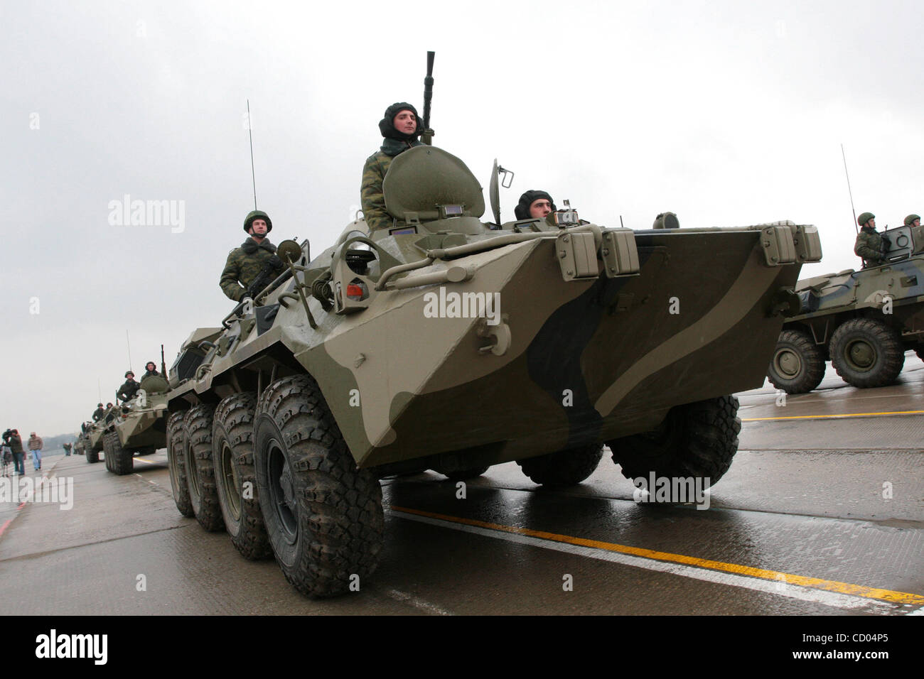 Vorbereitungen für den 9. Mai (Tag des Sieges) Militärparade in Moskau. Im Bild: APC (gepanzerte fuhlen CARRIER) BTR 80 Stockfoto