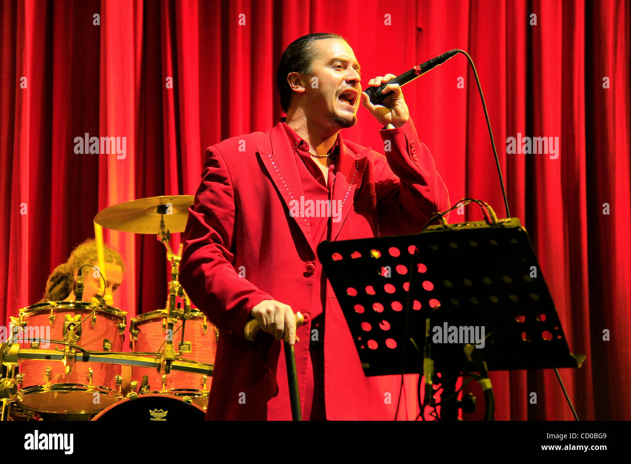 Mike Patton führen Sänger und Faith No More erklingt in der Coachella Valley Music and Arts Festival in Indio, Kalifornien am 17. April 2010 Stockfoto