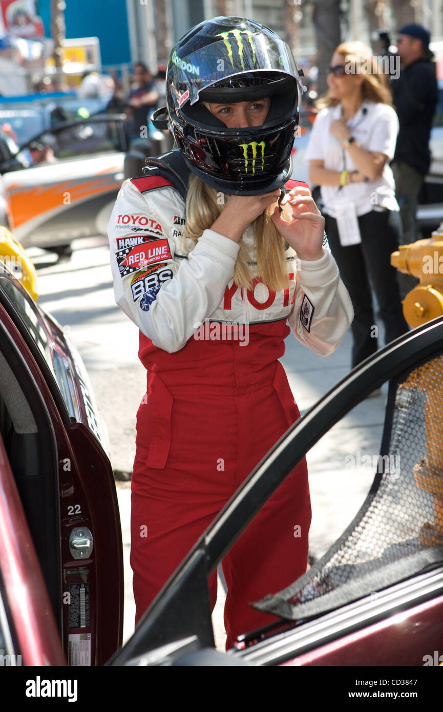 Beccy Gordon bekommen ist bereit für das Rennen am Long Beach 2008 Toyota Pro/Promi Rennen Qualifying-Tag. Stockfoto