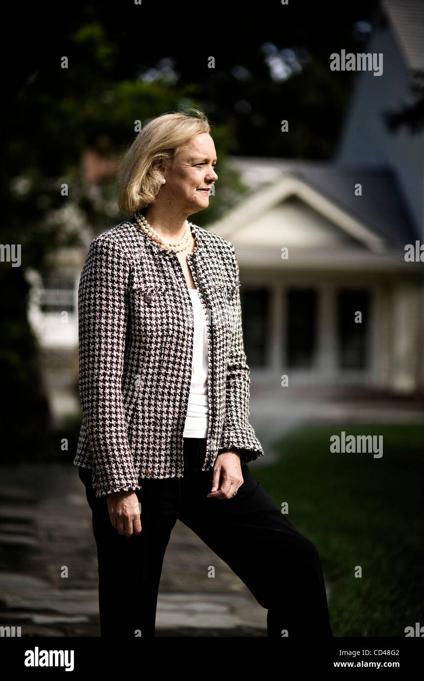 Sep 09, 2008 - San Jose, Kalifornien, USA - ehemalige eBay CEO MEG WHITMAN, 52, ist bei ihrem Atherton, CA am 9. September 2008 nach Hause fotografiert. Whitman hat vor kurzem erklärt, dass sie ein Fan von grünen Technologien in Kalifornien ist. (Kredit-Bild: © Martin Klimek/ZUMA Press) Stockfoto