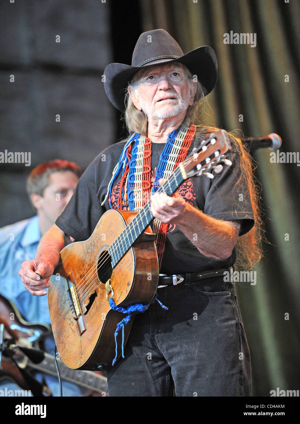 Sep 20, 2008 - Mansfield, Massachusetts; USA - führt Musiker WILLIE NELSON live als Teil der 2008 Farm Aid Benefiz-Konzert, das einem ausverkauften Publikum im Comcast Center in Massachusetts stattfand. Copyright 2008 Jason Moore. Obligatorische Credit: Jason Moore Stockfoto