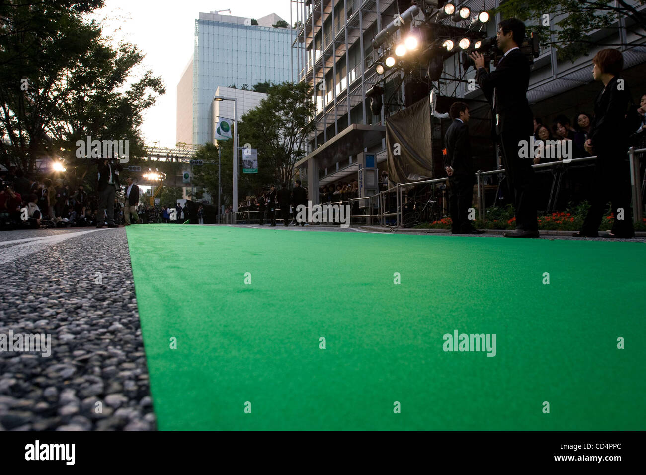 18. Oktober 2008 findet - Tokyo, Japan - 21. Tokyo International Film Festival (TIFF) Eröffnungsfeier in Roppongi Hills am 18. Oktober 2008 in Tokio, Japan. TIFF entrollte einen 200 Meter langen grünen Teppich, der aus recycelten Plastikflaschen gemacht wurde, wie wichtig es ist, dass die globalen Enviro zu fördern Stockfoto