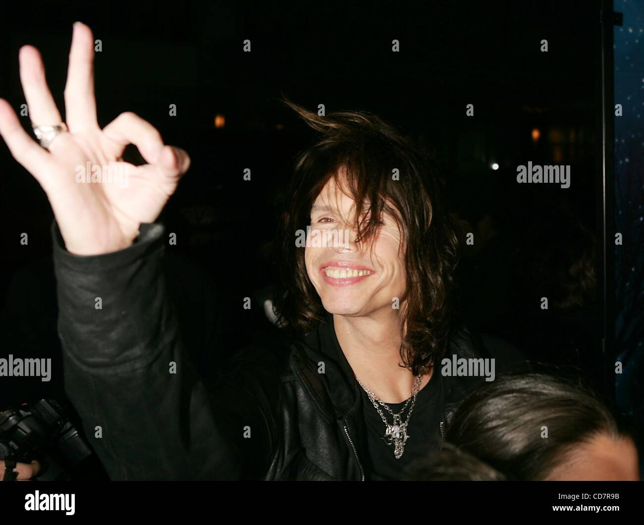 8. November 2004 - New York, New York, US - K39932RM. New York-PREMIERE von "THE POLAR EXPRESS" an der ZIEGFELD THEATER, NEW YORK New York.11/8/2004.  / 2004.STEVEN TYLER (Kredit-Bild: © Rick Mackler/Globe Photos/ZUMAPRESS.com) Stockfoto