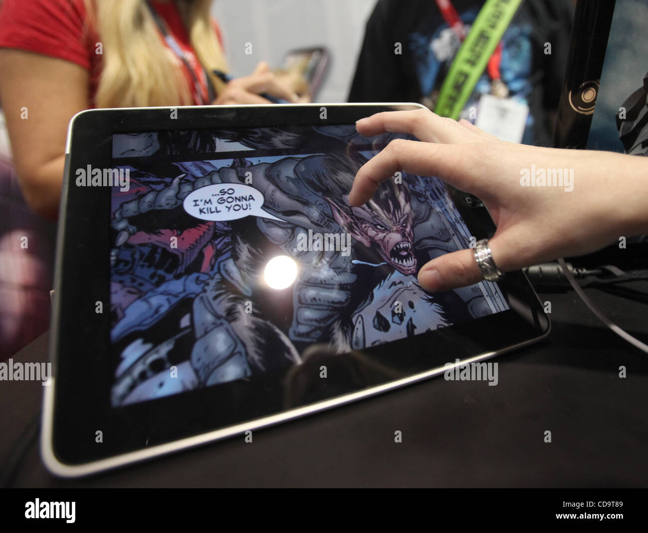 22. Juli 2010 - San Diego, Kalifornien, USA - Marvel Digital Comics auf dem Apple iPad für Gast während der Comic-Con International 2010 im San Diego Convention Center anzeigen angezeigt. (Kredit-Bild: © Mark Samala/ZUMApress.com) Stockfoto