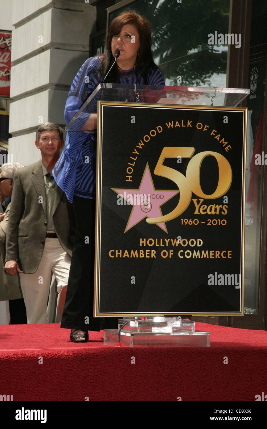 25. Juli 2010 - Hollywood, Kalifornien, US - I14768CHW. Die späten Louis Prima mit Aufnahme-Stern auf dem Hollywood Walk Of Fame geehrt. Montalban Theater, Hollywood, CA .07/25/2010. LENA-PRIMA. 2010 (Kredit-Bild: © Clinton Wallace/Globe Photos/ZUMApress.com) Stockfoto