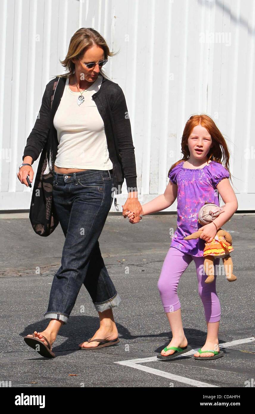 Helen Hunt And Daughter Stockfotos Und Bilder Kaufen Alamy