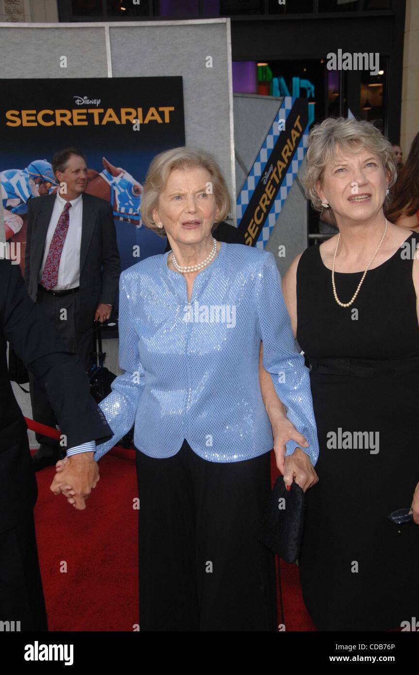 30. September 2010 - Hollywood, Kalifornien, USA - Penny Chenery während der Premiere des neuen Films von Walt-Disney-Bilder-Sekretariat, gehalten am El Capitan Theatre, am 30. September 2010, in Los Angeles... 2010.K66047MGE (Kredit-Bild: © Michael Germana/Globe Photos/ZUMApress.com) Stockfoto