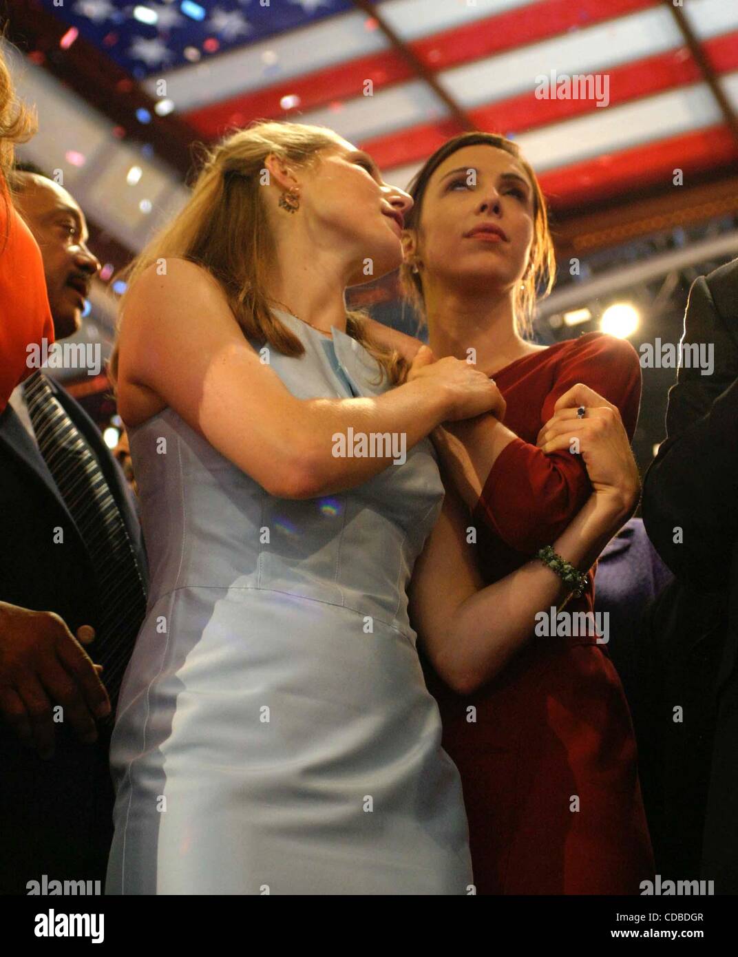 1. Januar 2011 - New York, New York, US - K38578BCO. DEMOCRATIC NATIONAL CONVENTION-TAG 4, DER LETZTE TAG FLEET CENTER BOSTON MASSE 29.07.2004.  / 2004... VANESSA und ALEXANDRA KERRY(Credit Image: © Bruce Cotler/Globe Photos/ZUMAPRESS.com) Stockfoto