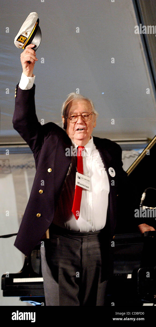 MARTY NAPOLEON. ERÖFFNUNGSFEIER DER TAG IM HAUS VON LOUIS ARMSTRONG. . BANDDURCHTRENNUNGSZEREMONIE gefolgt von einer Trompete-Jubiläum IN CORONA QUEENS, NEW YORK neue York.10/15/2003.    / 2003.K33507AR (Kredit-Bild: © Andrea Renault/Globe Photos/ZUMAPRESS.com) Stockfoto